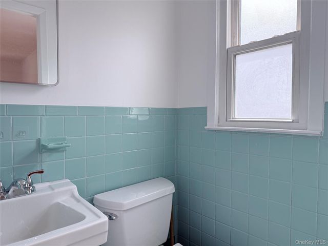 1438 144th Place 2nd Floor, Whitestone, NY 11357