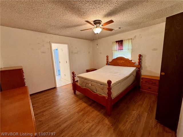 35080 Gilmore Road, Poteau, OK 74953