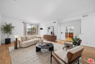 533 S St Andrews Place 203, Los Angeles, CA 90020