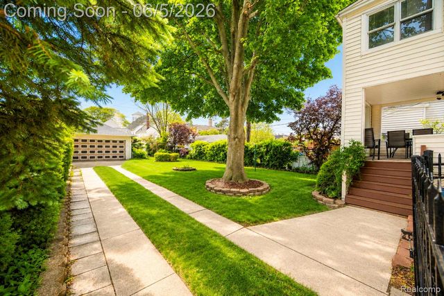 447 Maple Street, Wyandotte, MI 48192