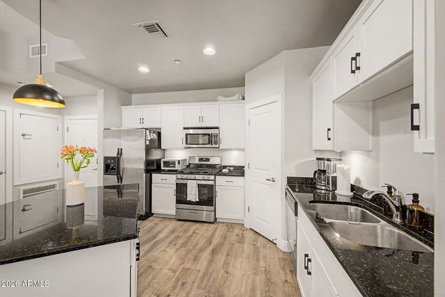 945 E Playa Del Norte Drive 2002, Tempe, AZ 85288