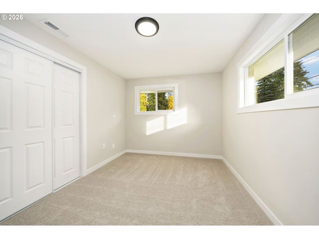 13949 Ne SAN RAFAEL St, Portland, OR 97230