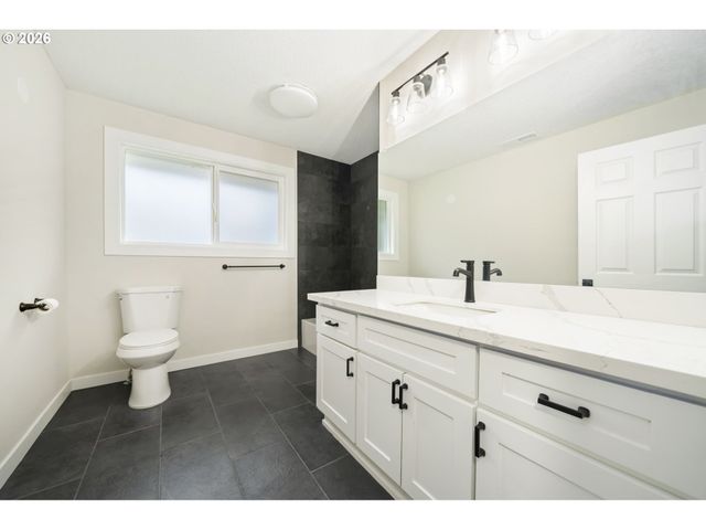 13949 Ne SAN RAFAEL St, Portland, OR 97230