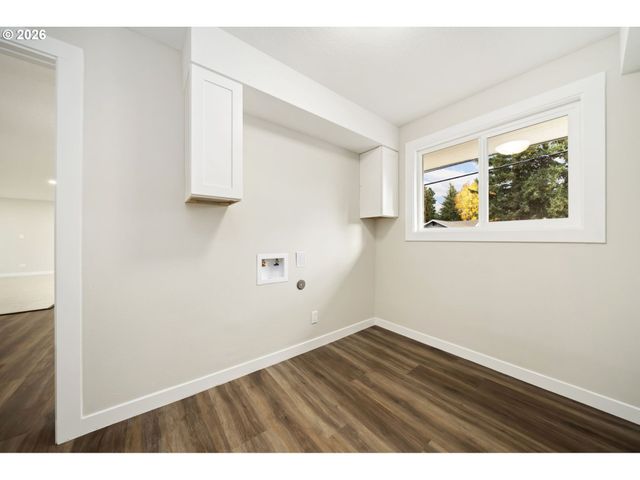 13949 Ne SAN RAFAEL St, Portland, OR 97230