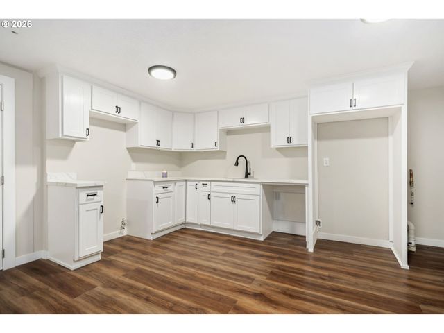 13949 Ne SAN RAFAEL St, Portland, OR 97230