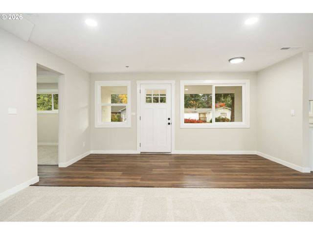 13949 Ne SAN RAFAEL St, Portland, OR 97230