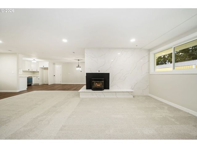 13949 Ne SAN RAFAEL St, Portland, OR 97230