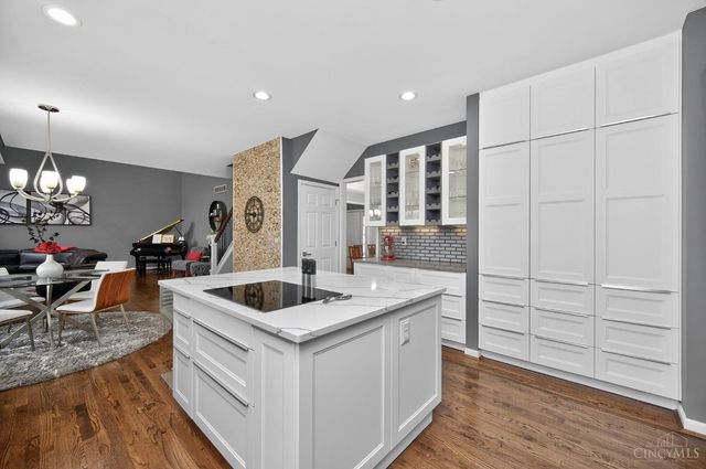 9607 Old Village Drive, Loveland, OH 45140