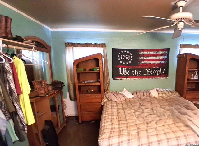 372 County Road 2415, Moore, TX 78057