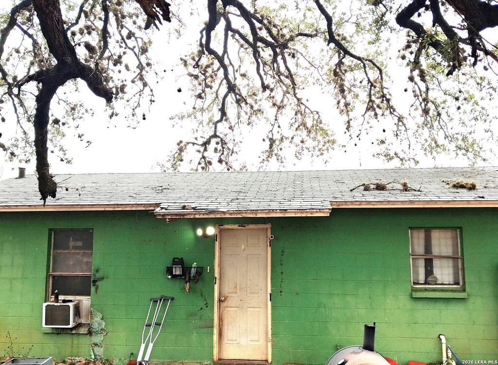 372 County Road 2415, Moore, TX 78057