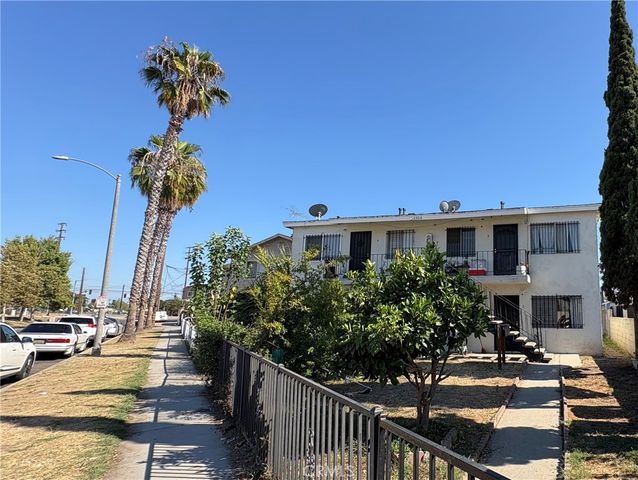 1354 E Wesley, Long Beach, CA 90806