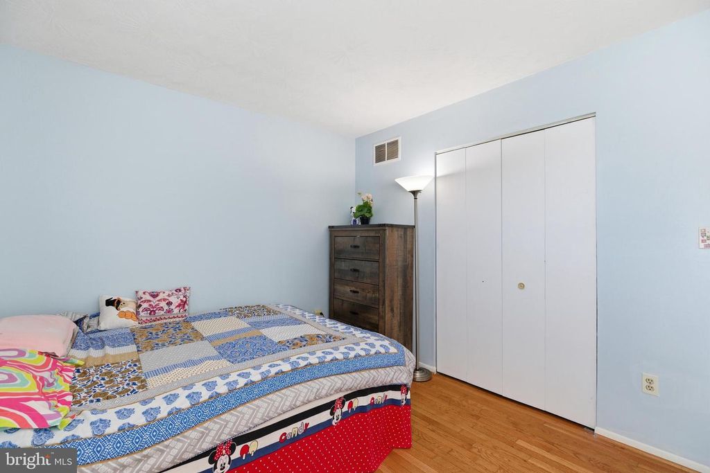 Image 11 of property listing at 530 DELMAR AVE, Glen Burnie, MD 21061