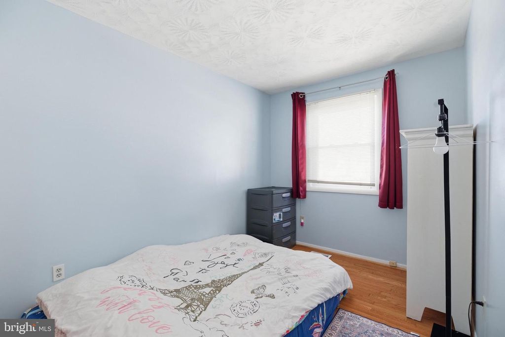 Image 14 of property listing at 530 DELMAR AVE, Glen Burnie, MD 21061