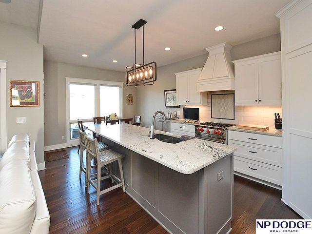 8220 N 123 Street, Omaha, NE 68142