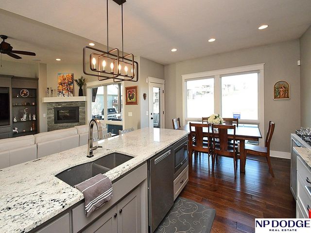 8220 N 123 Street, Omaha, NE 68142