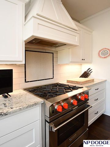 8220 N 123 Street, Omaha, NE 68142