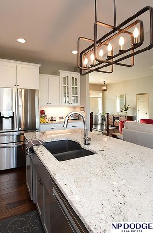 8220 N 123 Street, Omaha, NE 68142