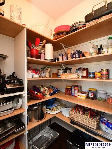 8220 N 123 Street, Omaha, NE 68142