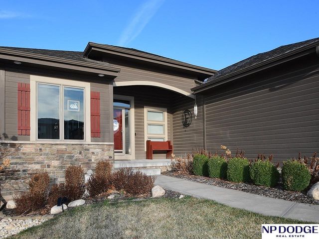 8220 N 123 Street, Omaha, NE 68142