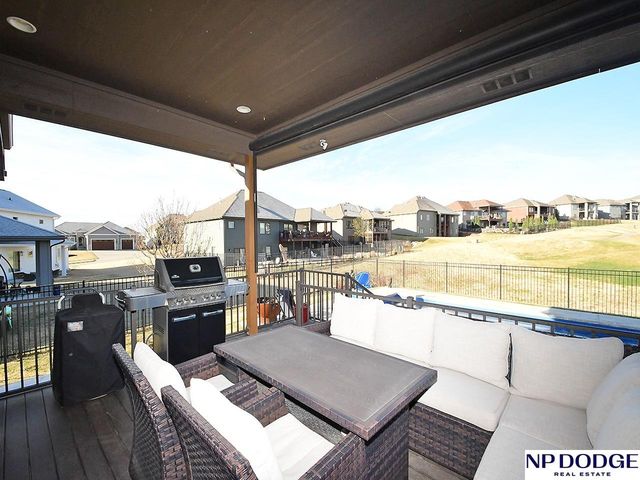 8220 N 123 Street, Omaha, NE 68142