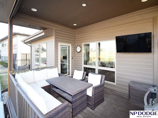 8220 N 123 Street, Omaha, NE 68142