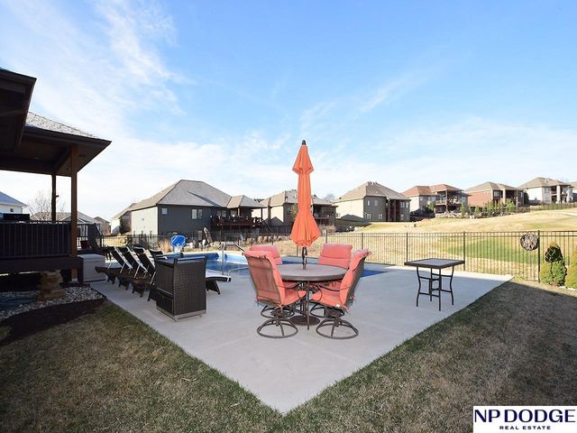 8220 N 123 Street, Omaha, NE 68142