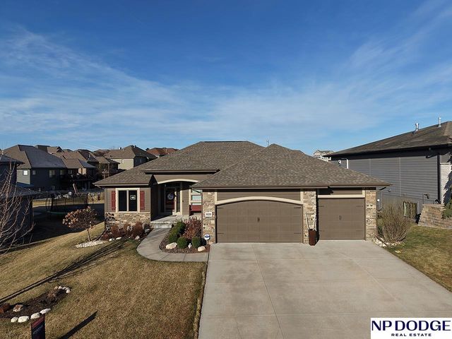 8220 N 123 Street, Omaha, NE 68142