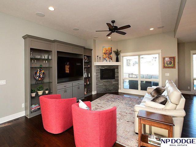 8220 N 123 Street, Omaha, NE 68142