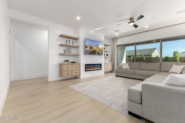 4423 W PARK VIEW Lane, Glendale, AZ 85310