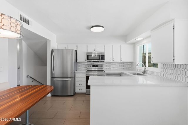 232 E ELLIS Drive, Tempe, AZ 85282