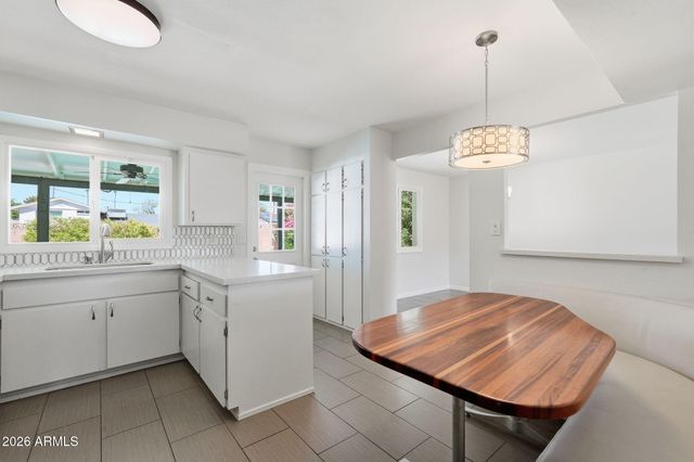 232 E ELLIS Drive, Tempe, AZ 85282