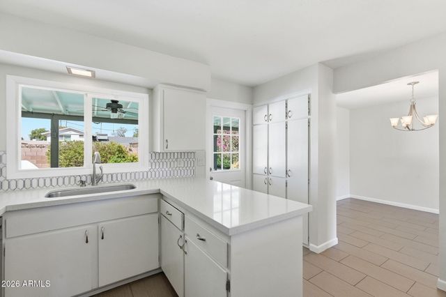 232 E ELLIS Drive, Tempe, AZ 85282