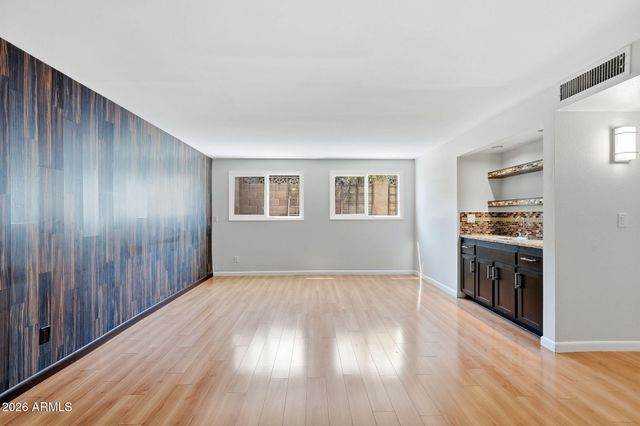 232 E ELLIS Drive, Tempe, AZ 85282