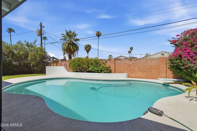232 E ELLIS Drive, Tempe, AZ 85282