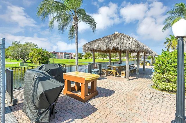 9360 Sunrise Lakes Boulevard 111, Sunrise, FL 33322