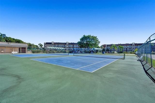 9360 Sunrise Lakes Boulevard 111, Sunrise, FL 33322