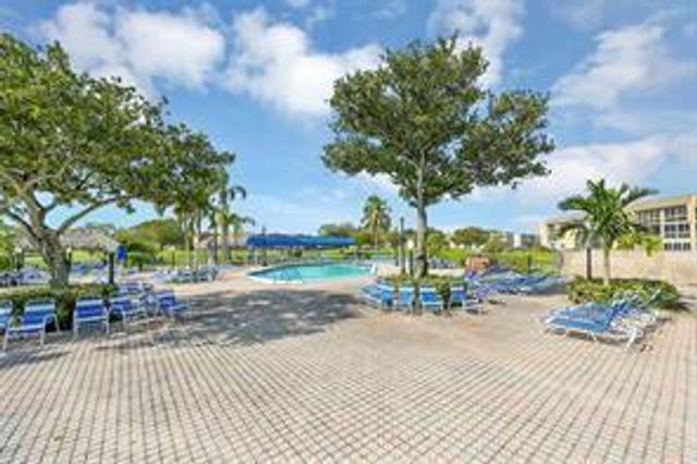9360 Sunrise Lakes Boulevard 111, Sunrise, FL 33322