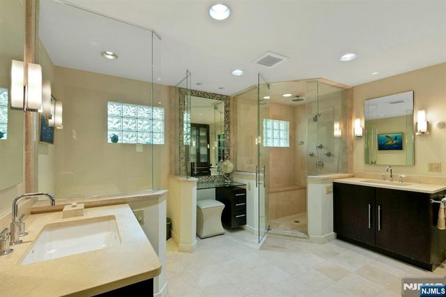 100 Dyer Court, Norwood, NJ 07648