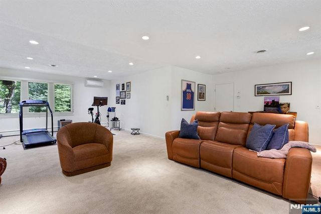 100 Dyer Court, Norwood, NJ 07648