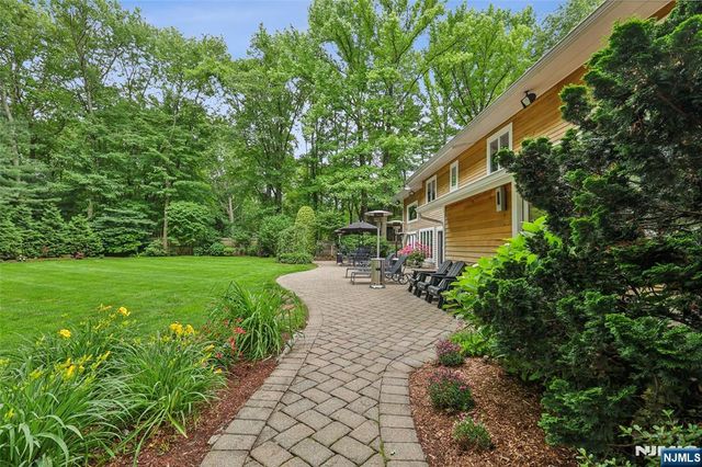 100 Dyer Court, Norwood, NJ 07648