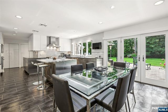 100 Dyer Court, Norwood, NJ 07648
