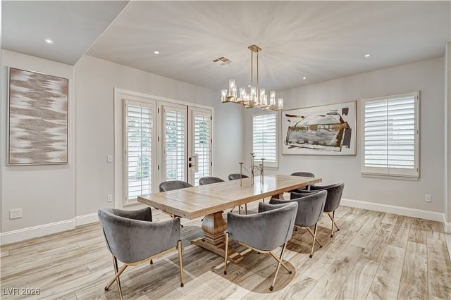 812 Sir James Bridge Way, Las Vegas, NV 89145