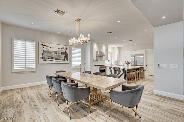 812 Sir James Bridge Way, Las Vegas, NV 89145