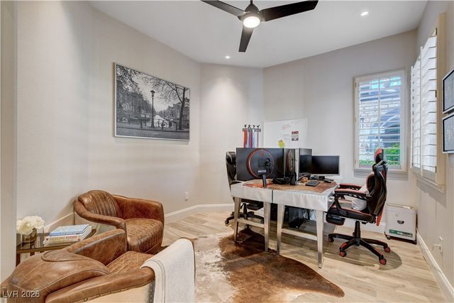 812 Sir James Bridge Way, Las Vegas, NV 89145