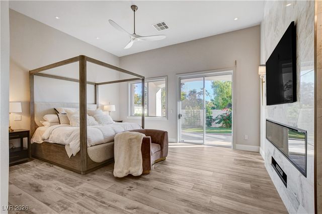 812 Sir James Bridge Way, Las Vegas, NV 89145