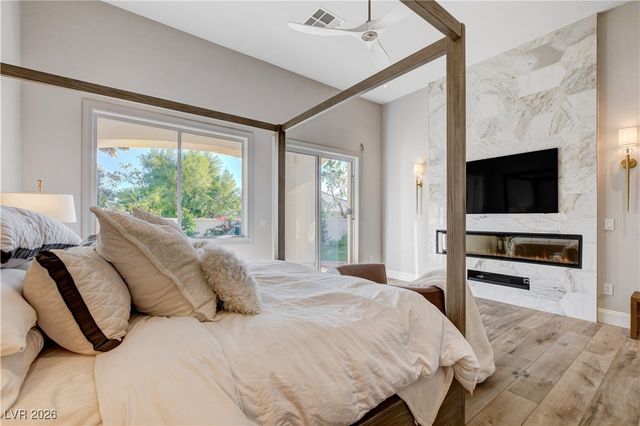 812 Sir James Bridge Way, Las Vegas, NV 89145