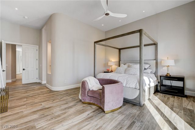 812 Sir James Bridge Way, Las Vegas, NV 89145