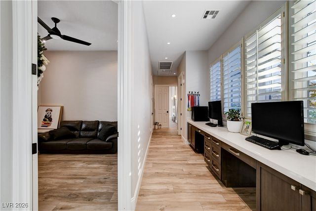 812 Sir James Bridge Way, Las Vegas, NV 89145