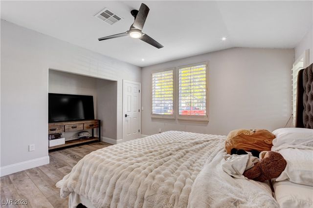 812 Sir James Bridge Way, Las Vegas, NV 89145