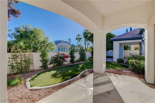 812 Sir James Bridge Way, Las Vegas, NV 89145